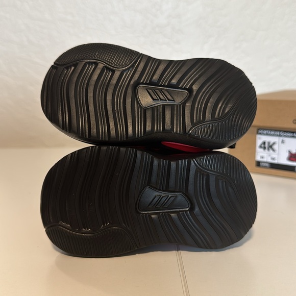 Spider-Man Adidas Red and black baby shoes - Picture 6 of 6